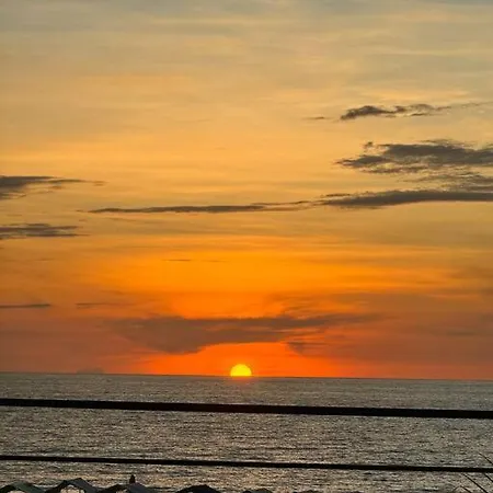 Morros Epic Beachfront *