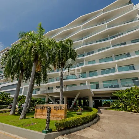 Morros Epic Beachfront *