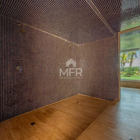 Morros Epic Beachfront Apartment